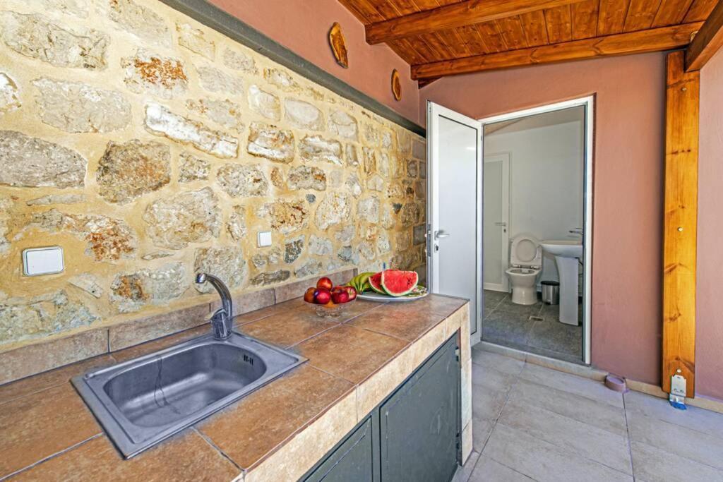 Villa Anthi, A Modern Villa With Salted Water Pool,Hot Tub & Bbq! Rethymno Exterior foto